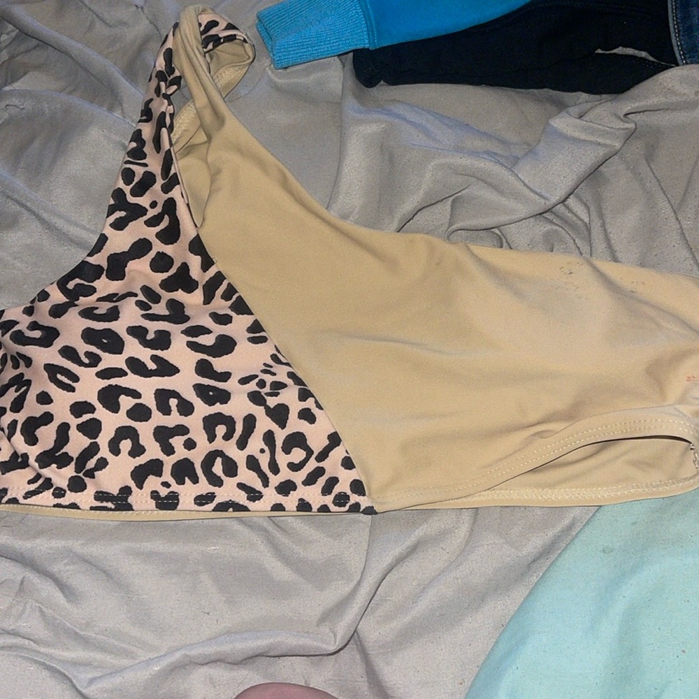 Cheetah print bathing suit top size s from SHEIN